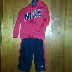 Two 2pc Nike set joggers...2 for the price of 1